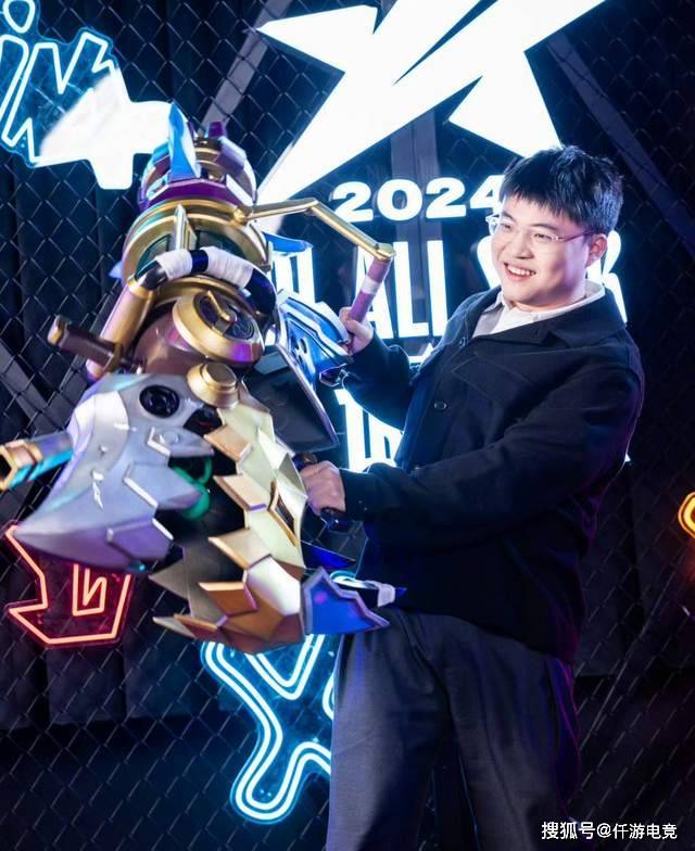 LOL官方更新战力排行榜,第一毫不意外,IG赫然在列!