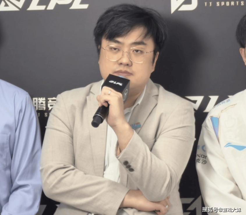 BLG赛后采访教练破防,被问BP思路后,直接表示问题太尖锐