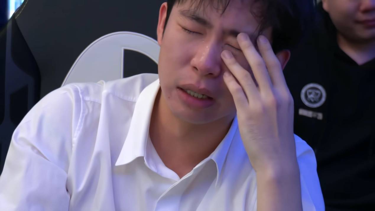 LPL上演绝望一幕!解说现场痛哭,二路哀声一片,真正的末日来了