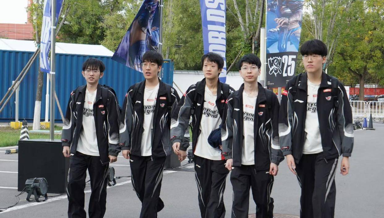 T1王朝基石动摇!FMVP射手Gumayusi离队,LPL迎来狙击Faker最佳时机